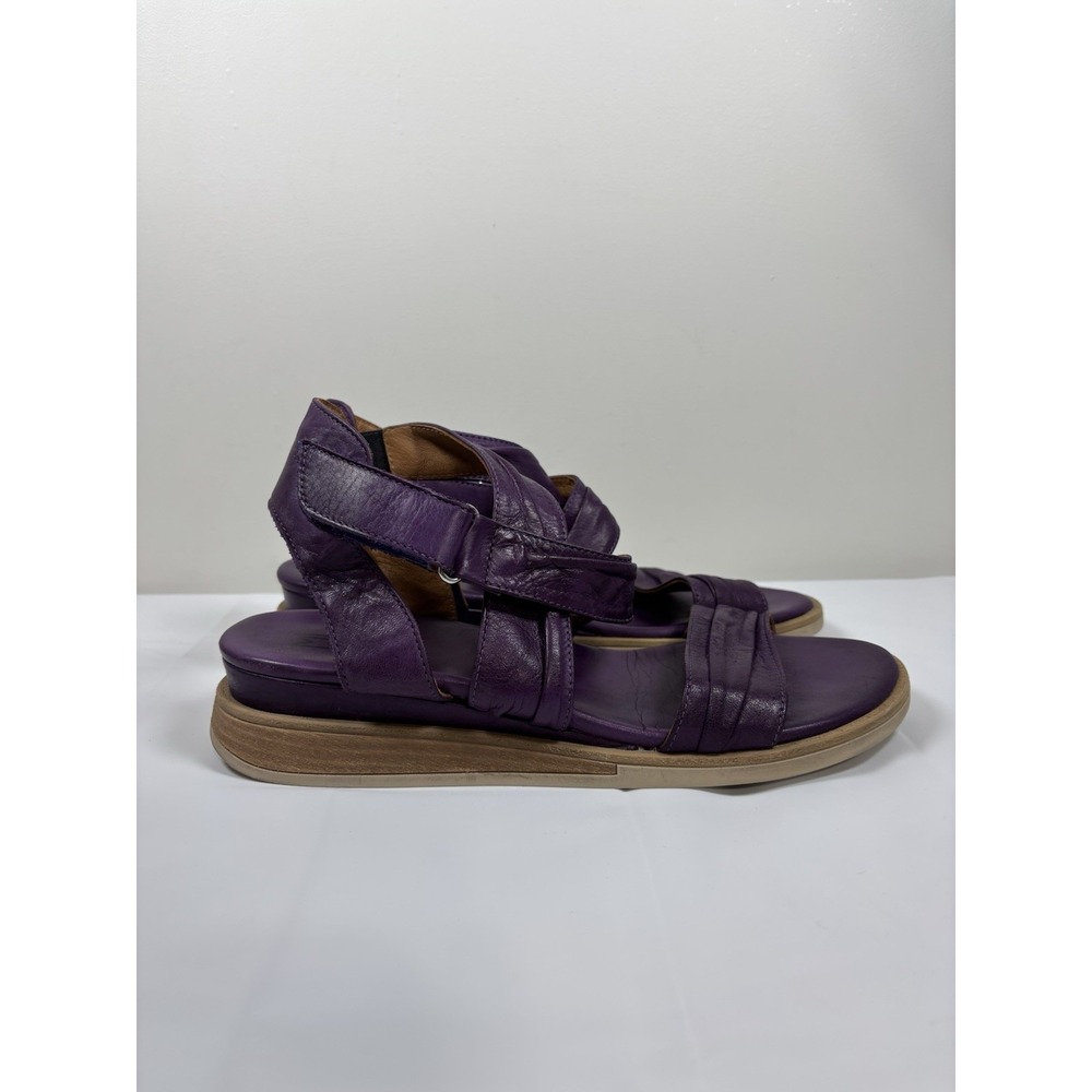 Miz Mooz Womens Corneilius Sandals‎ Leather Purple Wedge Shoe Sz 41 Comfort